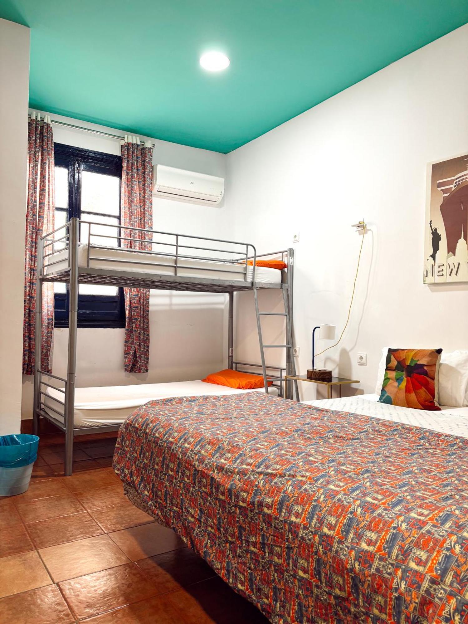 Rio Hostel Севиля Екстериор снимка