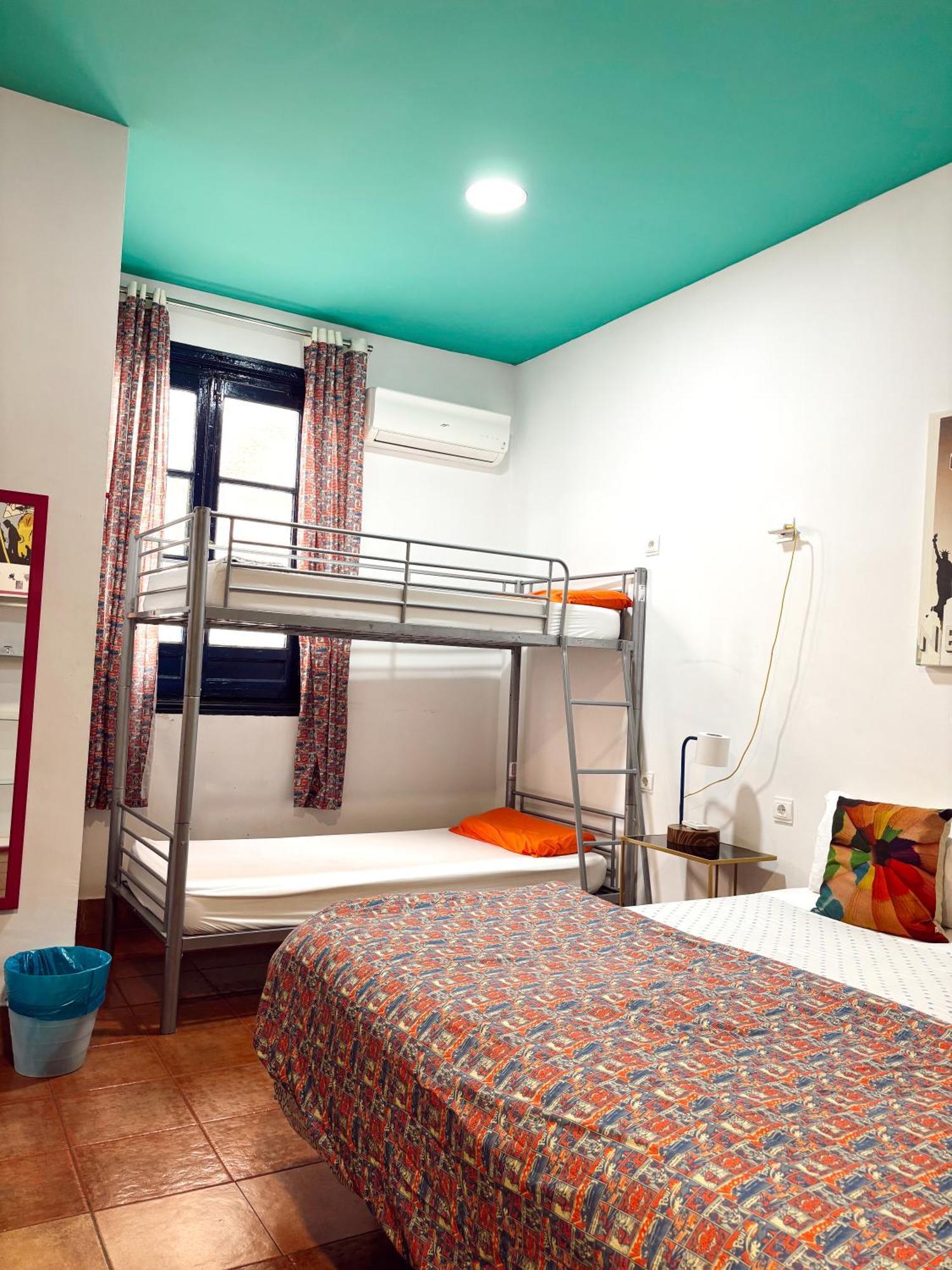 Rio Hostel Севиля Екстериор снимка