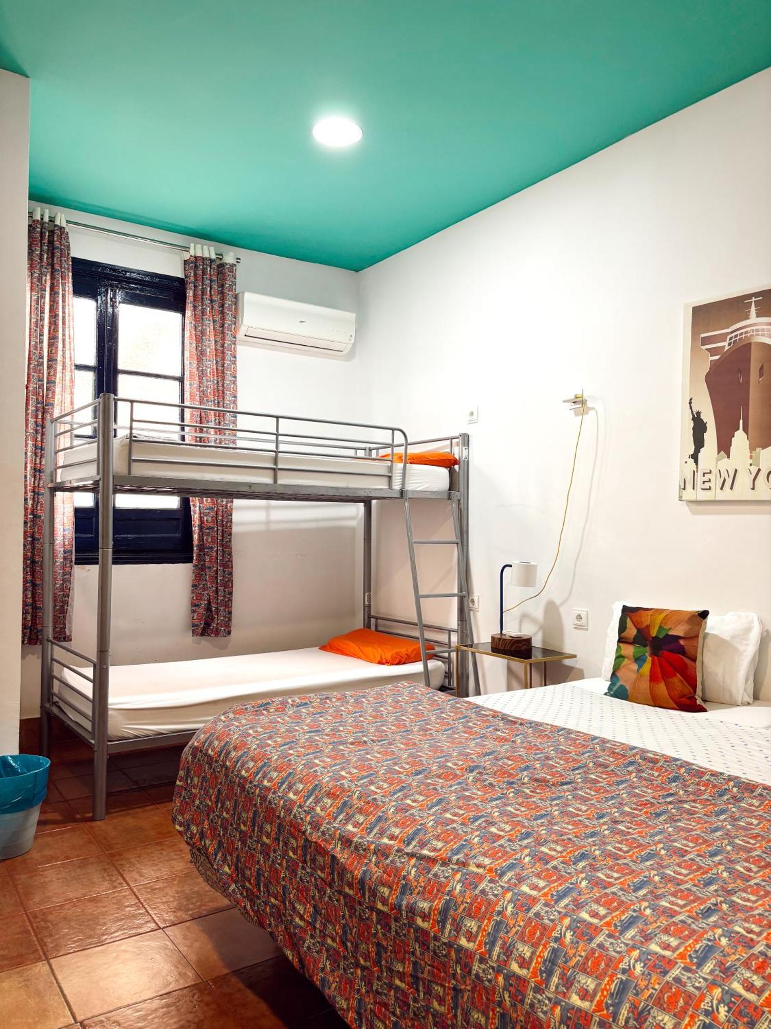 Rio Hostel Севиля Екстериор снимка