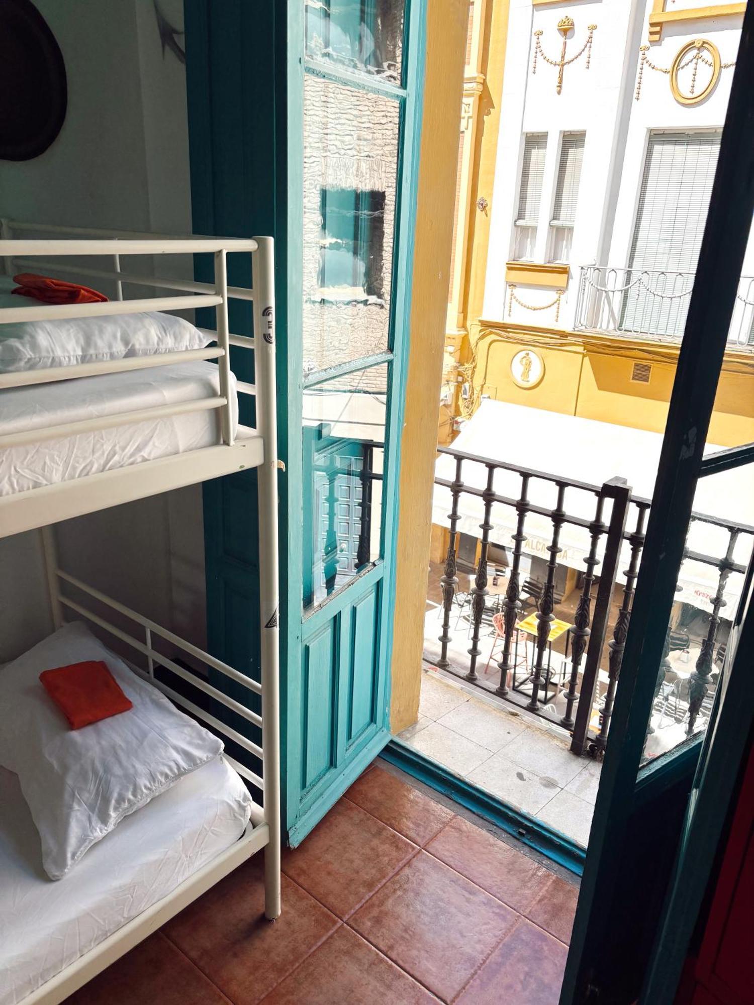 Rio Hostel Севиля Екстериор снимка