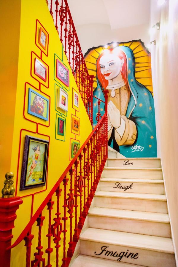 Sevilla Kitsch Hostel Art Екстериор снимка